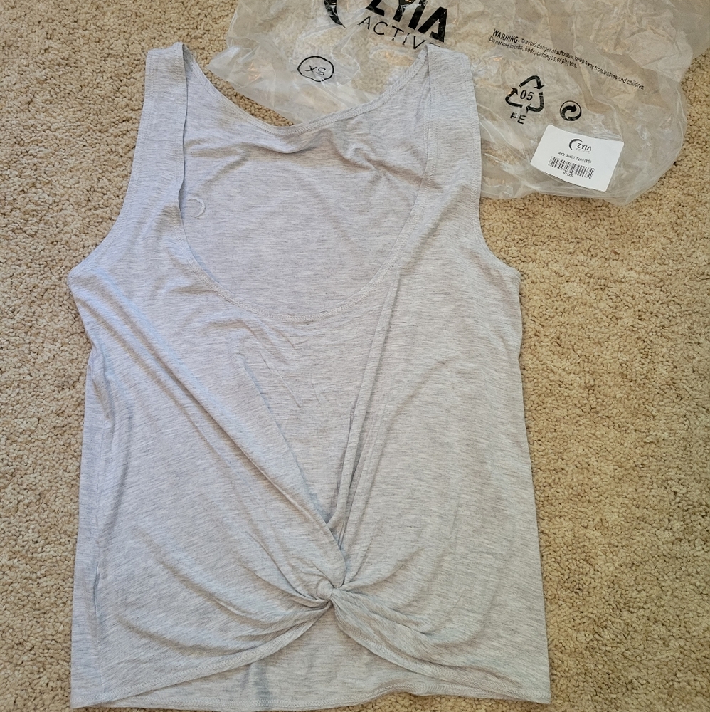 Zyia Ash swirl tank XS NWOT